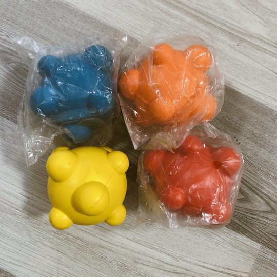 Bóng cao su đặc gai 7cm