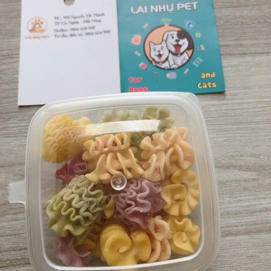 Thức ăn hamster nui